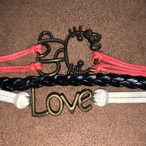 Adorable Cat Love Design Bracelet - Picture 2 of 4